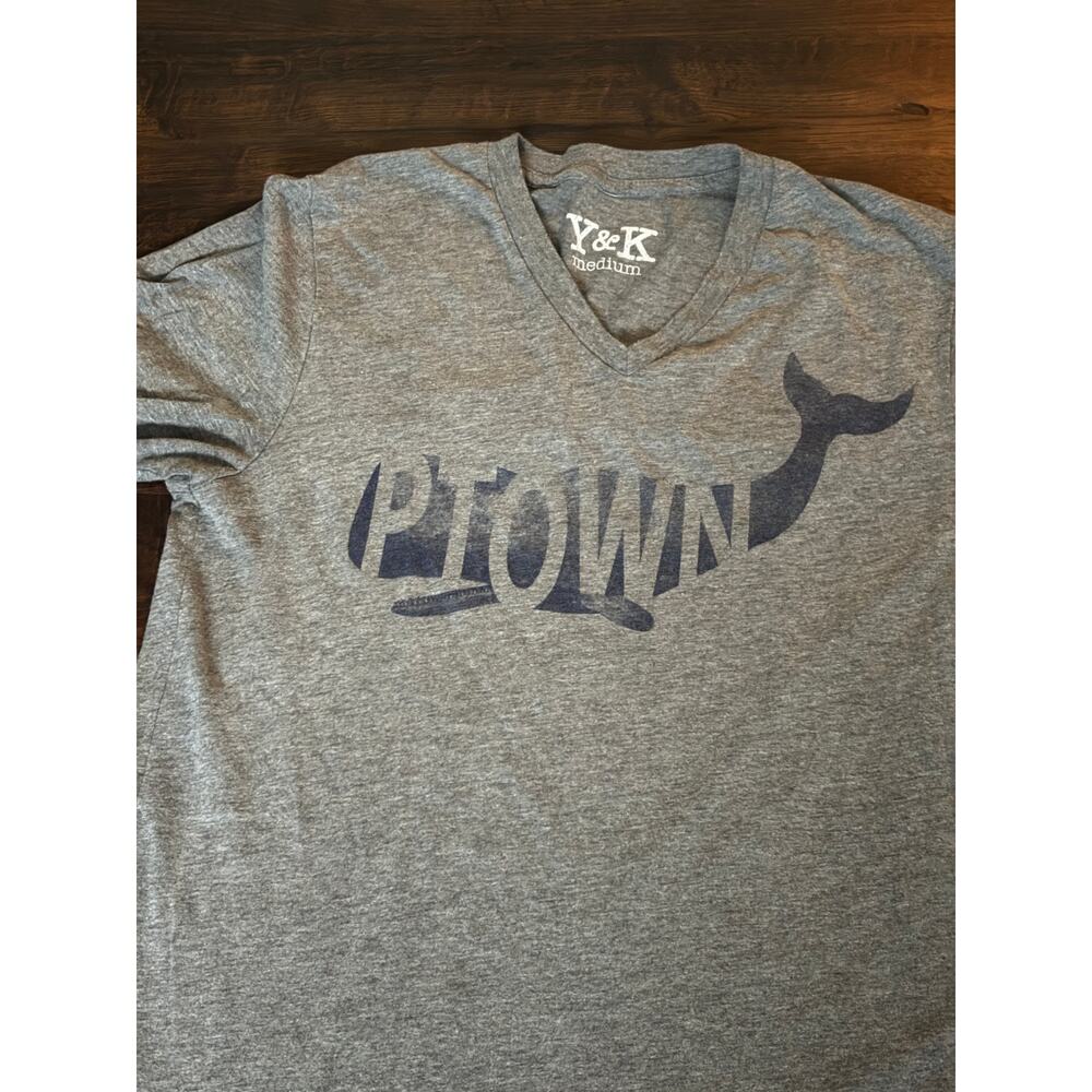 Vintage Provincetown V-Neck Gray TShirt MEDIUM Ptown Whale Nautical Cape Cod Gay